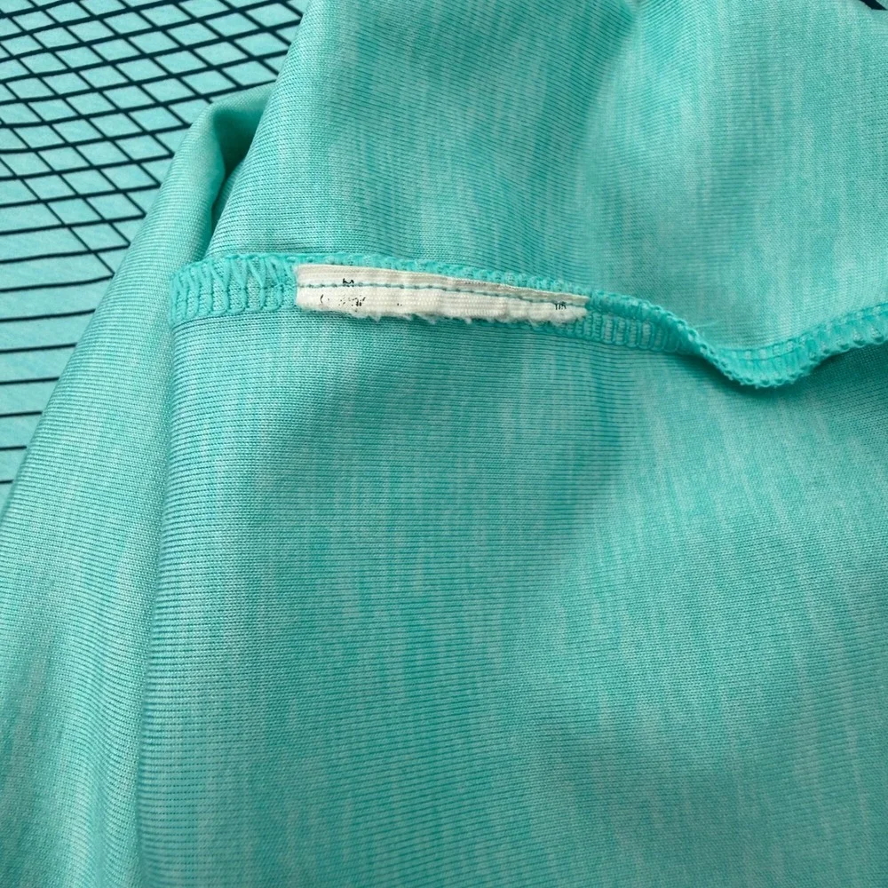Under Armour Polo Shirt Mens Medium Teal HeatGear Loose Fit Geometric Graphic